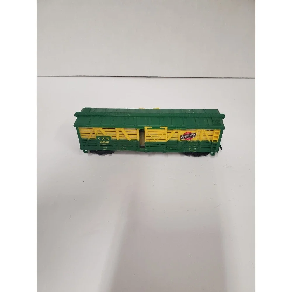 LIFE-LIKE HO SCALE CNW 15040 CHICAGO NORTH WESTERN STOCK CATTLE CAR